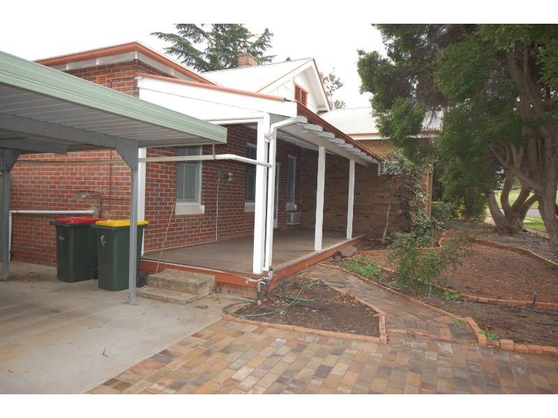 30 Noorebar Avenue, Griffith NSW 2680