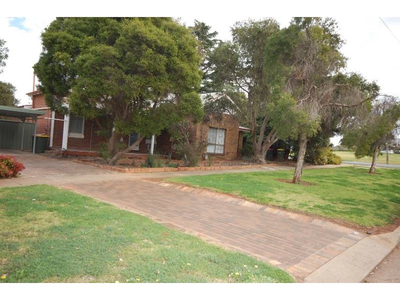 30 Noorebar Avenue, Griffith NSW 2680