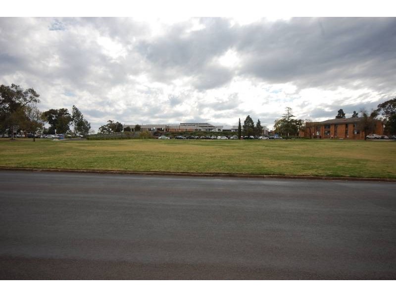30 Noorebar Avenue, Griffith NSW 2680