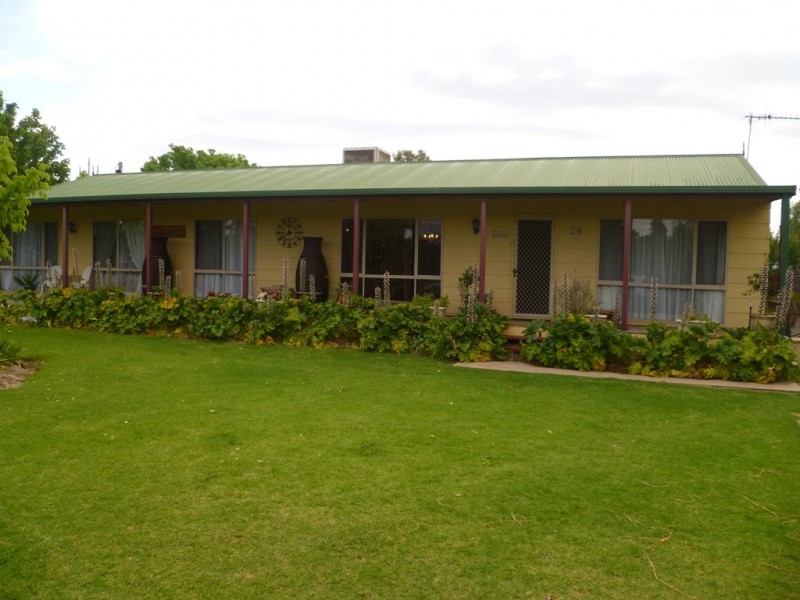 49 Hay Road, Darlington Point NSW 2706