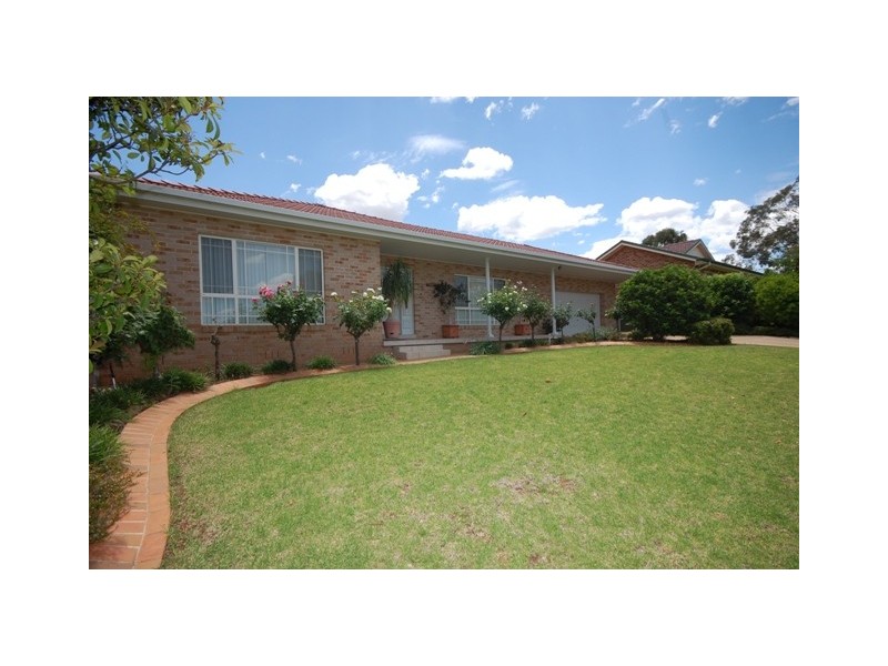 5 Northgrove Drive, Griffith NSW 2680