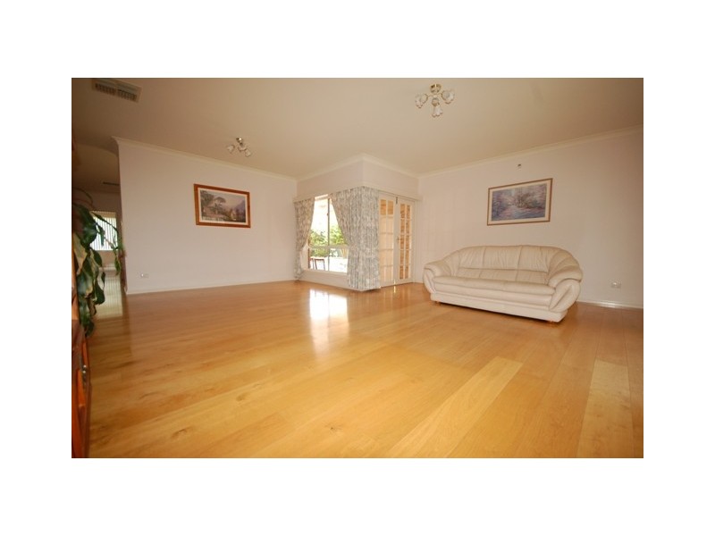 5 Northgrove Drive, Griffith NSW 2680