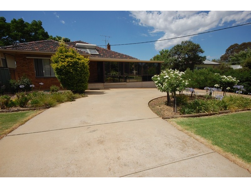 52 Wood Road, Griffith NSW 2680