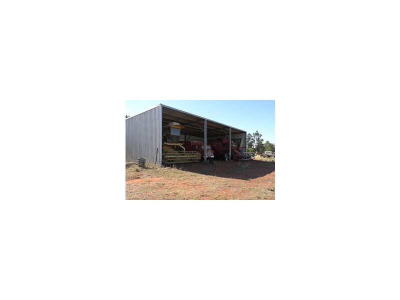 ‘MOORTANGI’ Simpkin Lane and Huxley Rd, Tabbita NSW 2652