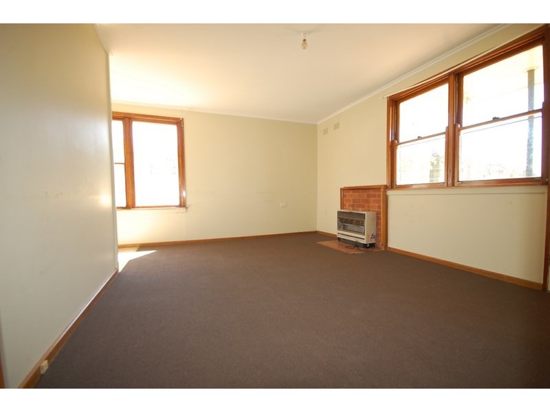 5 McNabb Crescent, Griffith NSW 2680