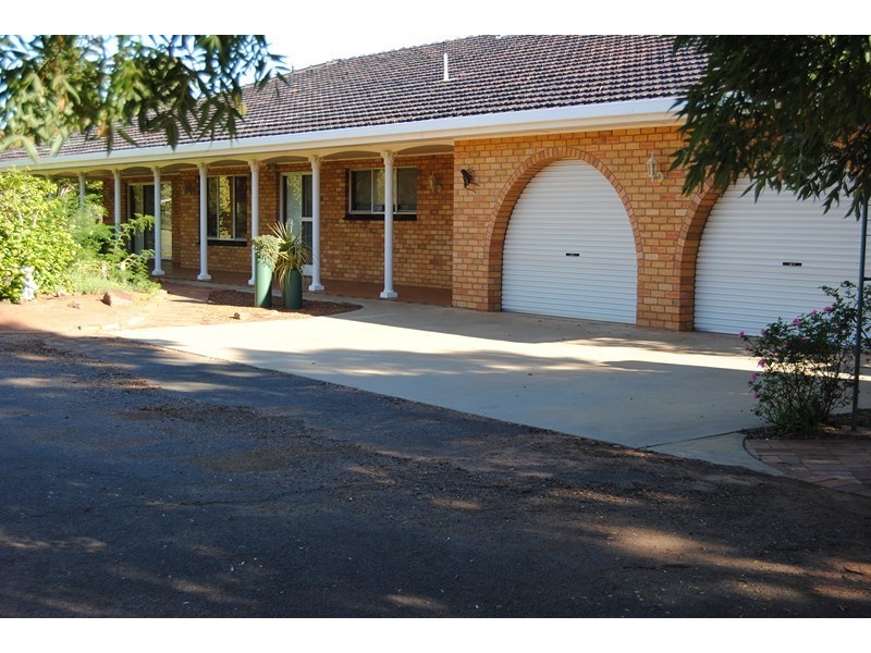 Lowan Street, Goolgowi NSW 2652