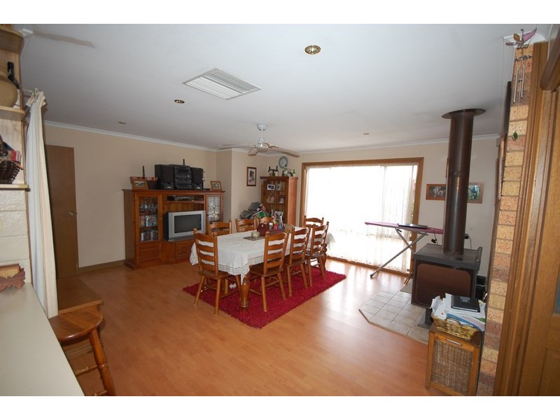 17 Macgregor Street, Hillston NSW 2675