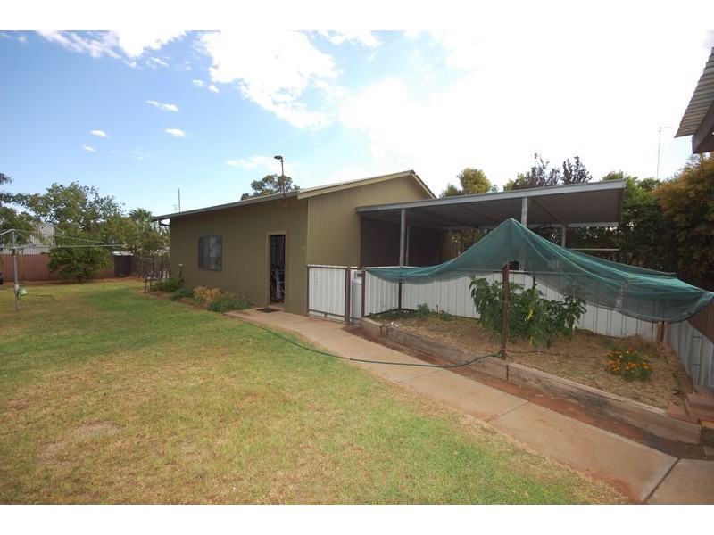 17 Macgregor Street, Hillston NSW 2675