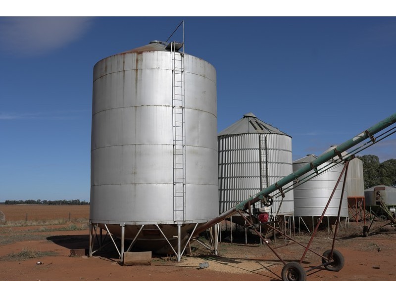 “IONA” Sandy Creek Road, Barellan NSW 2665