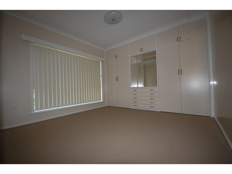 51 McNabb Crescent, Griffith NSW 2680