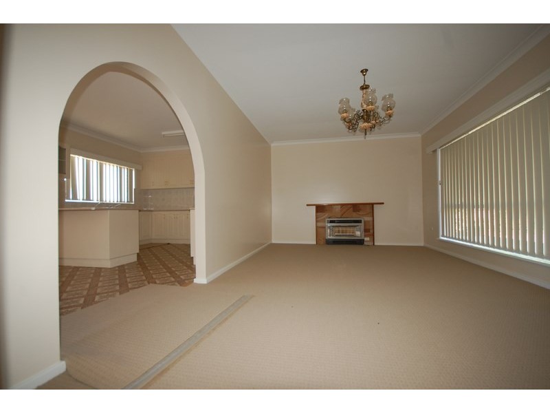 51 McNabb Crescent, Griffith NSW 2680