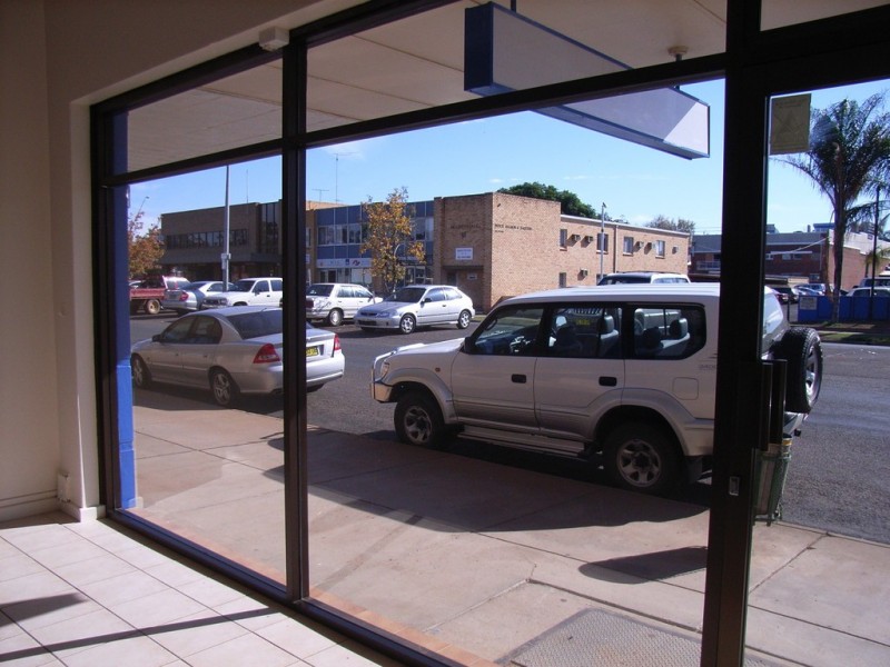 100 (SHOP 2) YAMBIL STREET, Griffith NSW 2680