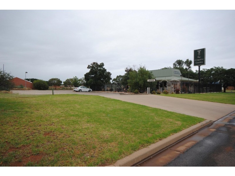 54 JONDARYAN AVENUE, Griffith NSW 2680