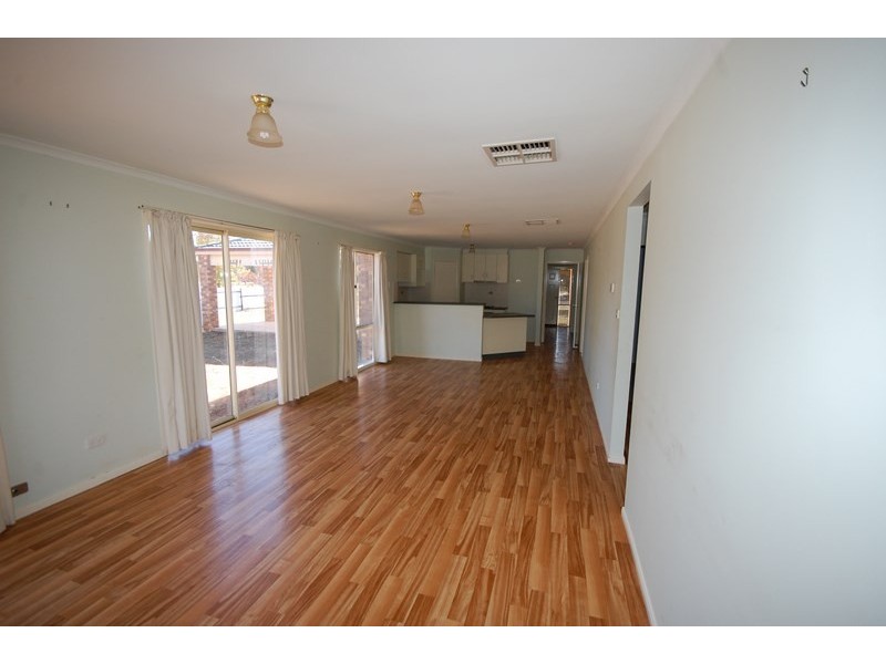 26 DeMamiel Street, Darlington Point NSW 2706