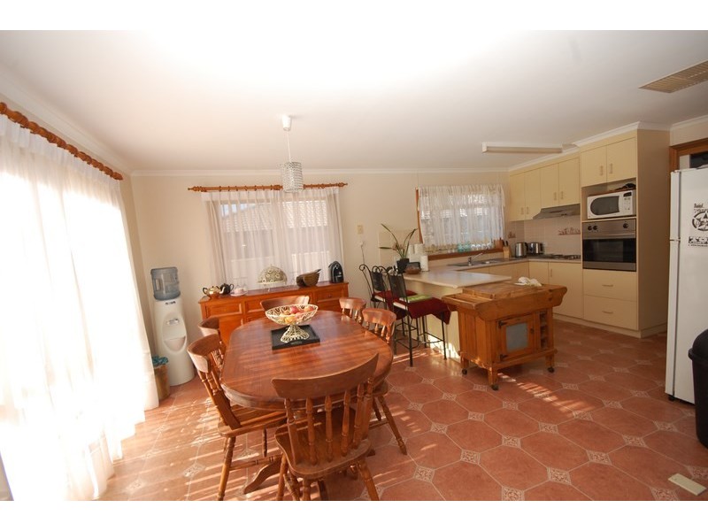 6a Dussin Street, Griffith NSW 2680