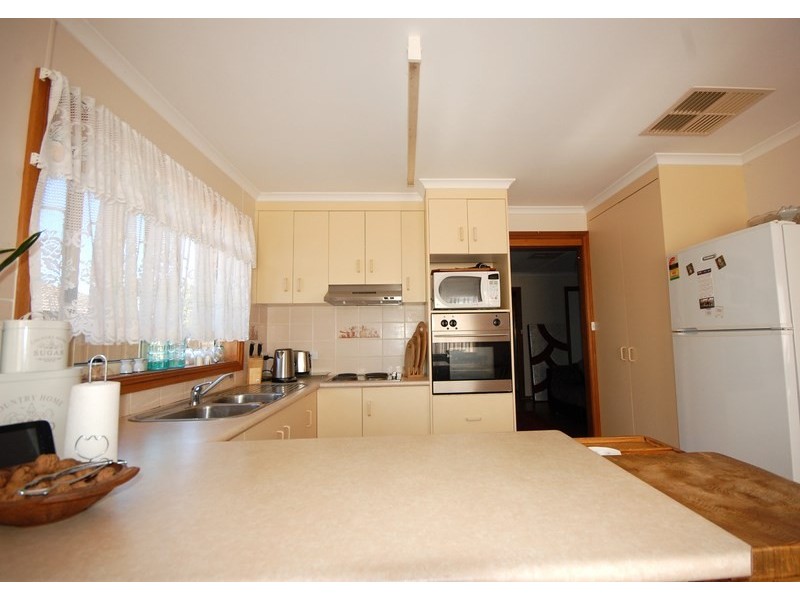 6a Dussin Street, Griffith NSW 2680