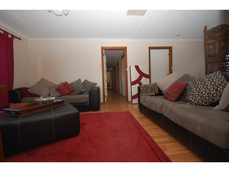 6a Dussin Street, Griffith NSW 2680