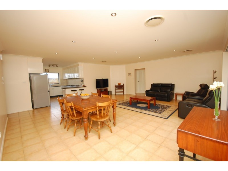 69a Nelson Drive, Griffith NSW 2680