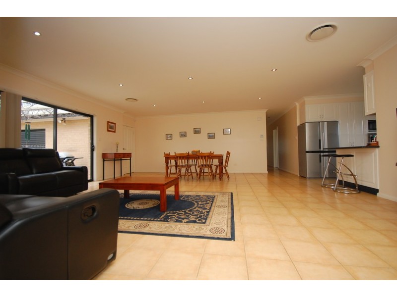 69a Nelson Drive, Griffith NSW 2680