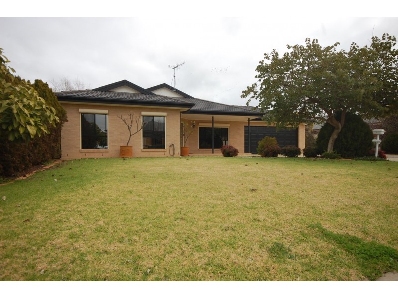 69a Nelson Drive, Griffith NSW 2680
