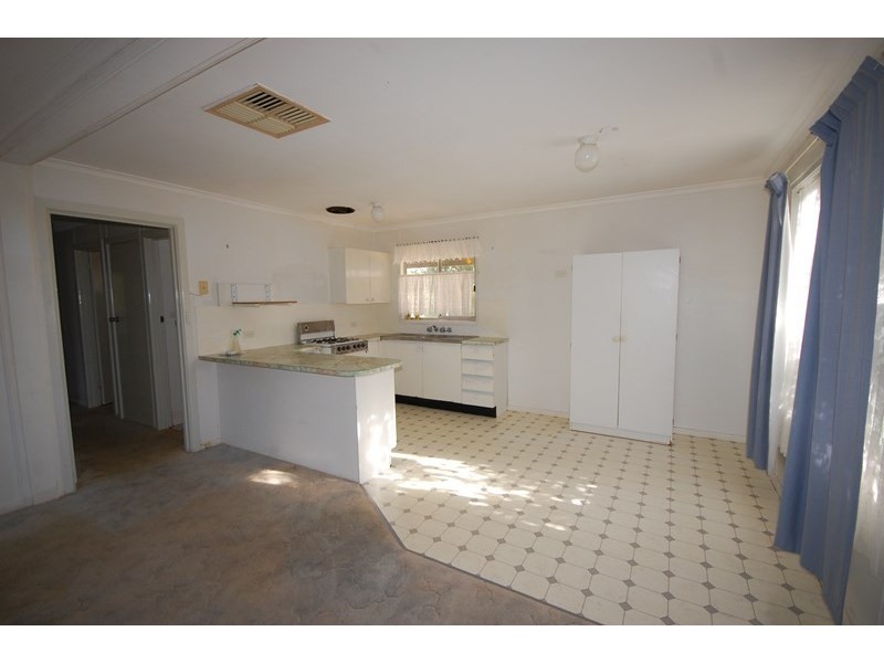 36 Napier Street, Goolgowi NSW 2652