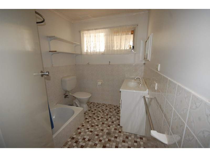 36 Napier Street, Goolgowi NSW 2652