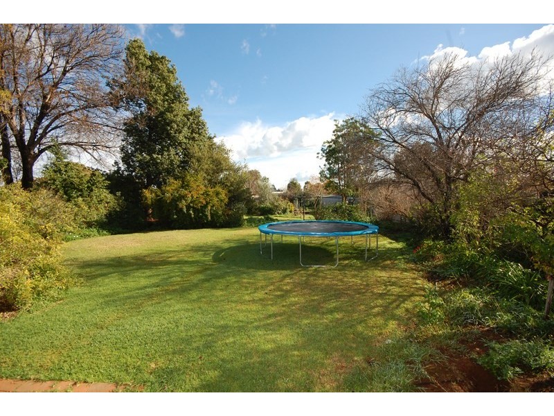 36 Napier Street, Goolgowi NSW 2652