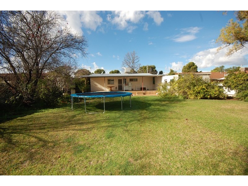 36 Napier Street, Goolgowi NSW 2652