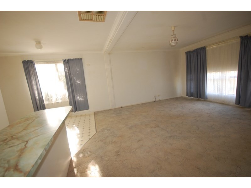 36 Napier Street, Goolgowi NSW 2652