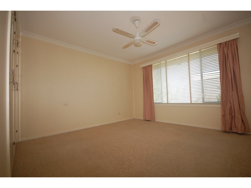 54 Ross Crescent, Griffith NSW 2680