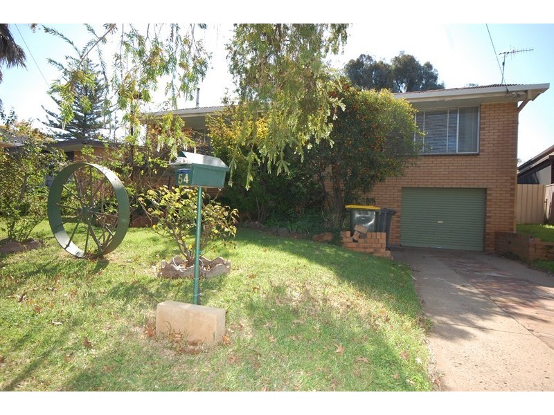 54 Ross Crescent, Griffith NSW 2680
