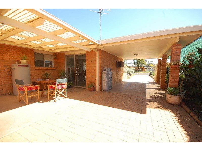 35 and 35a Burley Street, Griffith NSW 2680