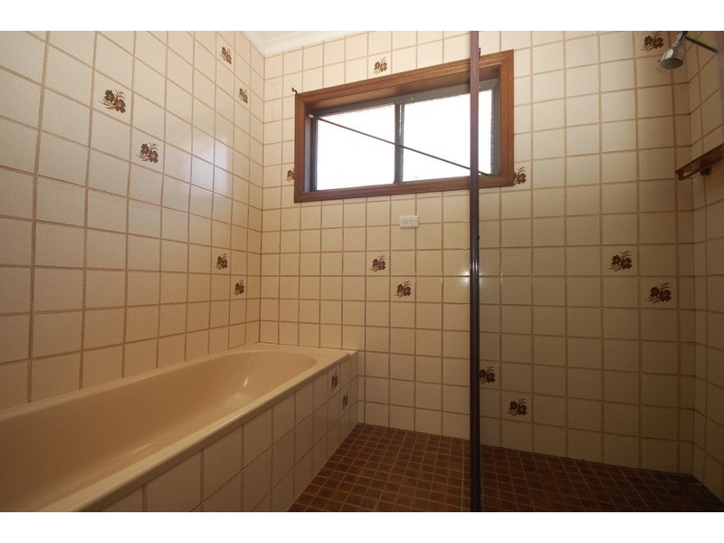 10 Doolan Street, Griffith NSW 2680