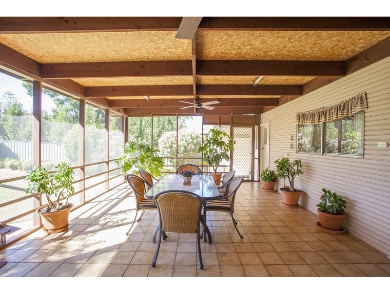 27 Kelly Avenue, Griffith NSW 2680