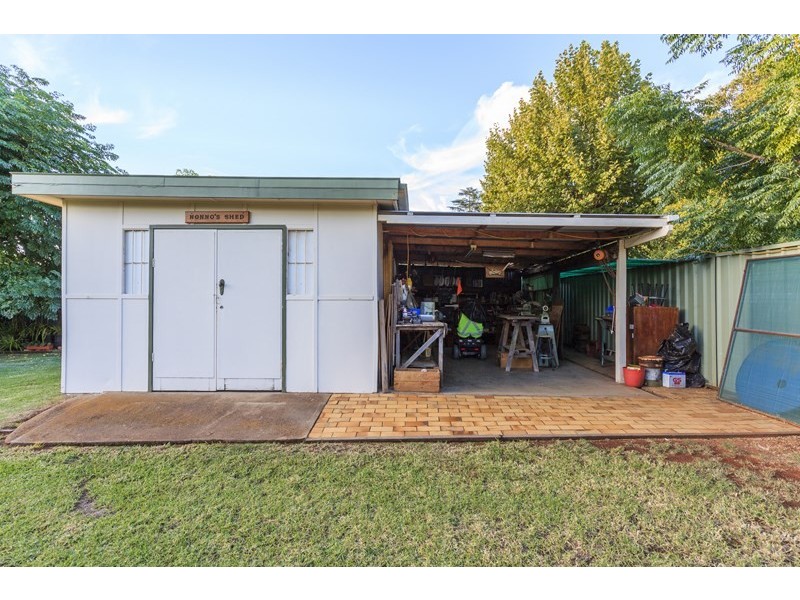 27 Kelly Avenue, Griffith NSW 2680