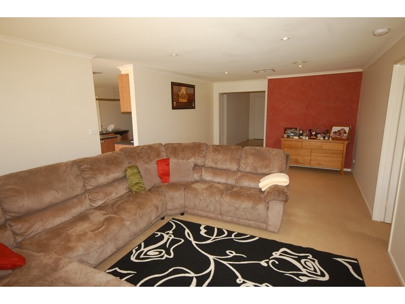 13 Montrose Drive, Griffith NSW 2680