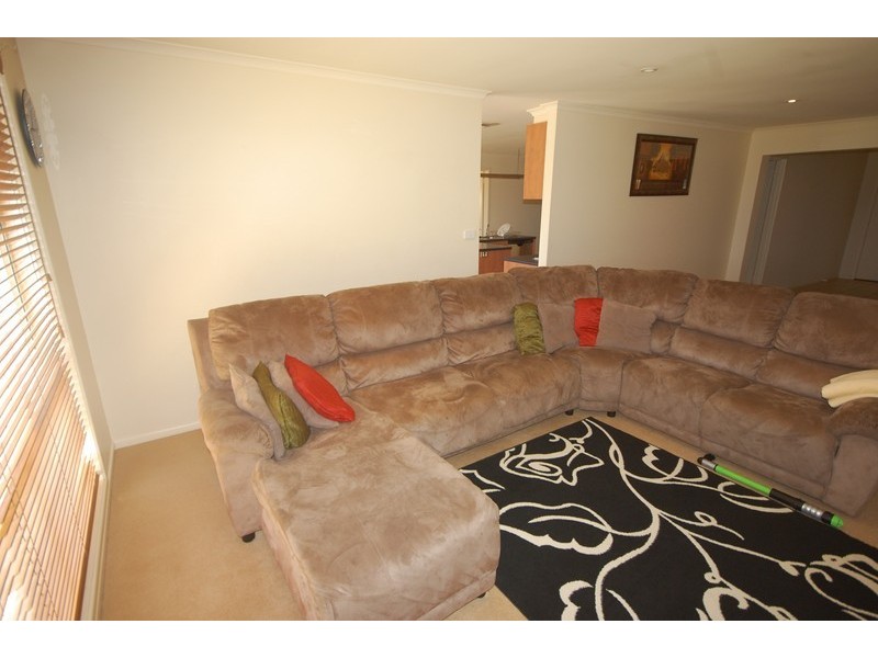 13 Montrose Drive, Griffith NSW 2680