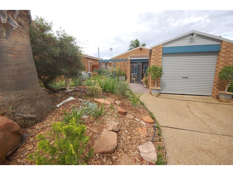 3/309 Wakaden Street, Griffith NSW 2680