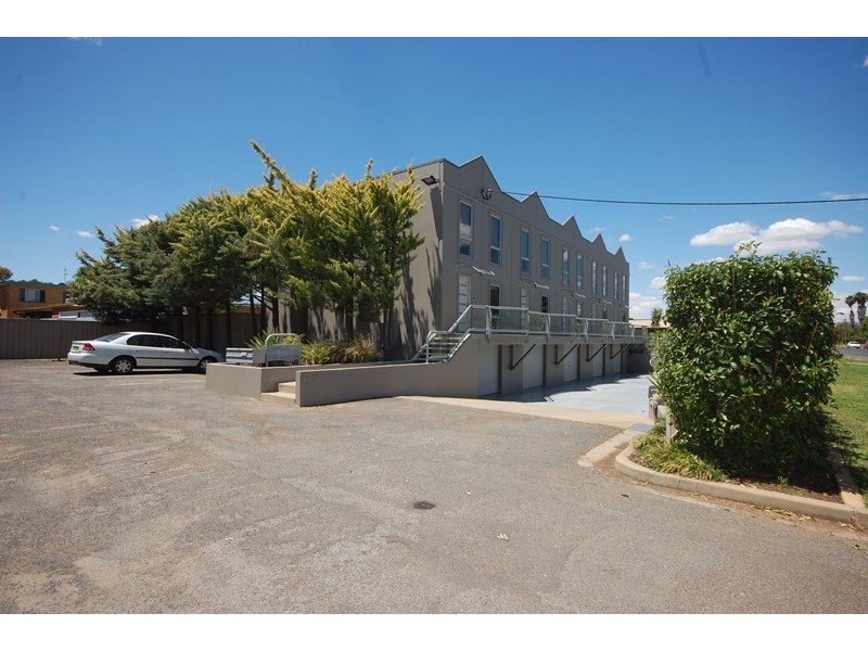 1/45 Couch Road, Griffith NSW 2680