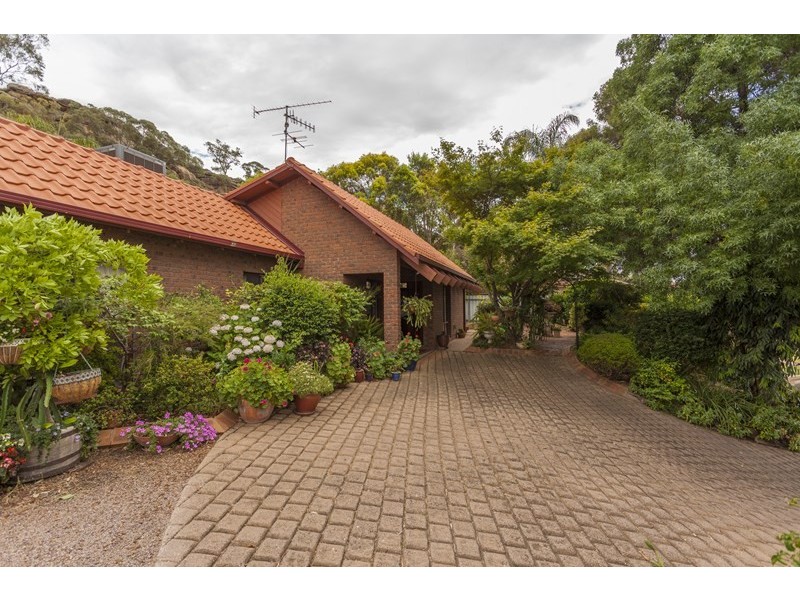 6 Harnett Place, Griffith NSW 2680