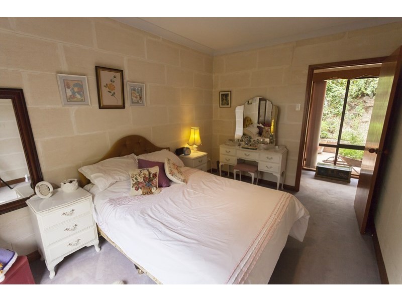 6 Harnett Place, Griffith NSW 2680