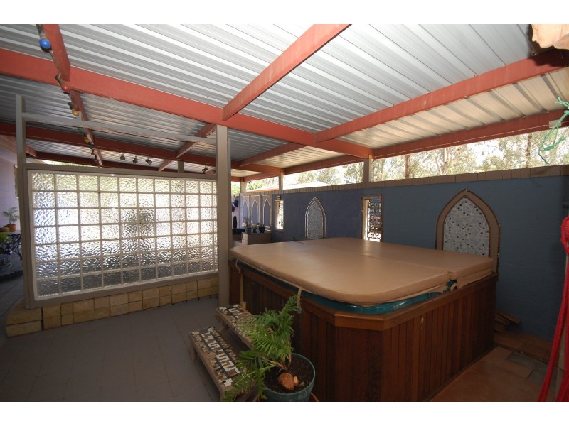 31 McAlister Street, Darlington Point NSW 2706