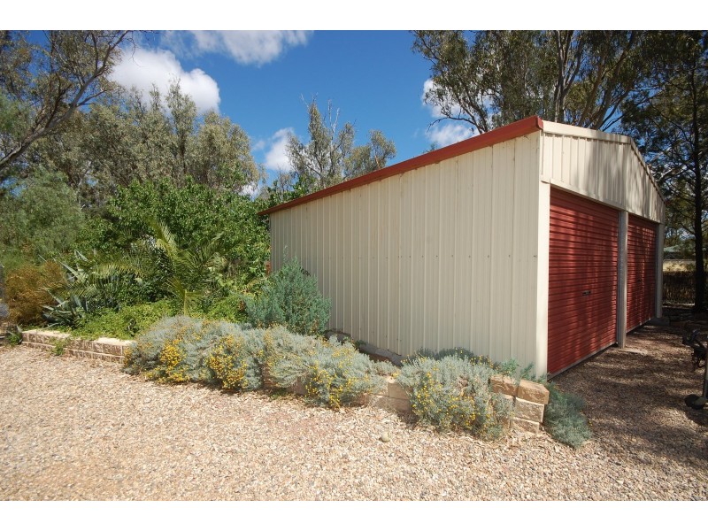 31 McAlister Street, Darlington Point NSW 2706