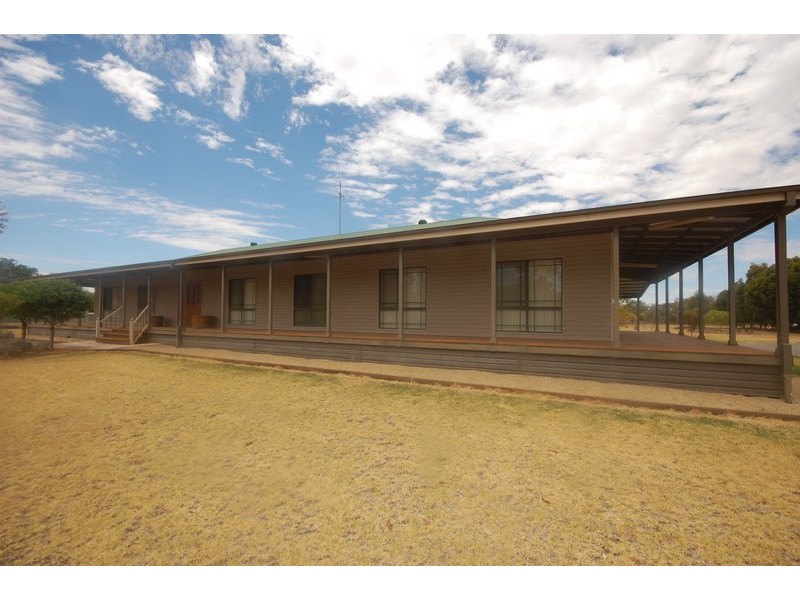 22-28 Lachlan Street, Hillston NSW 2675