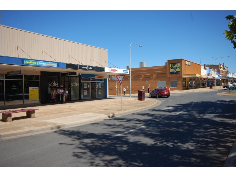 352-354 BANNA AVENUE, Griffith NSW 2680
