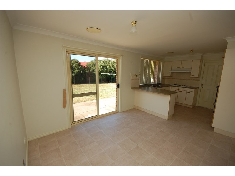 10 Northgrove Drive, Griffith NSW 2680