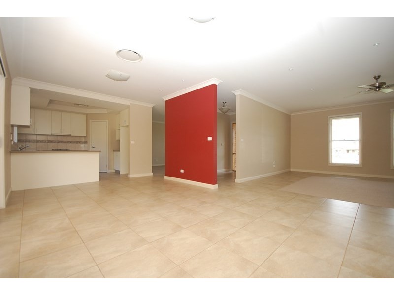 24 Northgrove Drive, Griffith NSW 2680