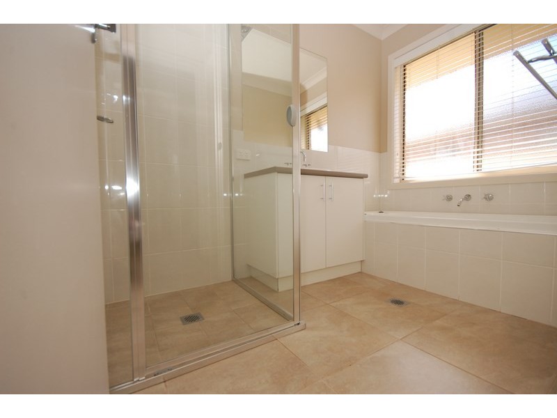 24 Northgrove Drive, Griffith NSW 2680