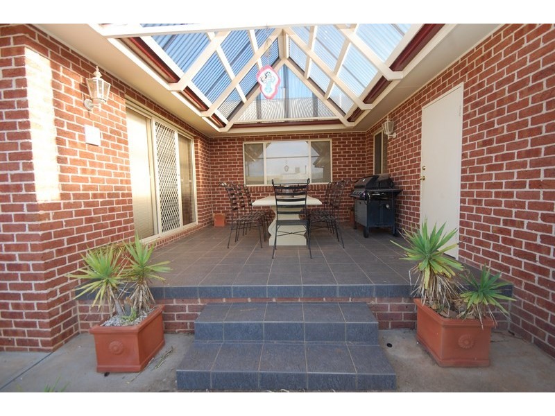 41 East Street, Yoogali NSW 2680