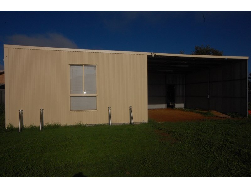 41 East Street, Yoogali NSW 2680
